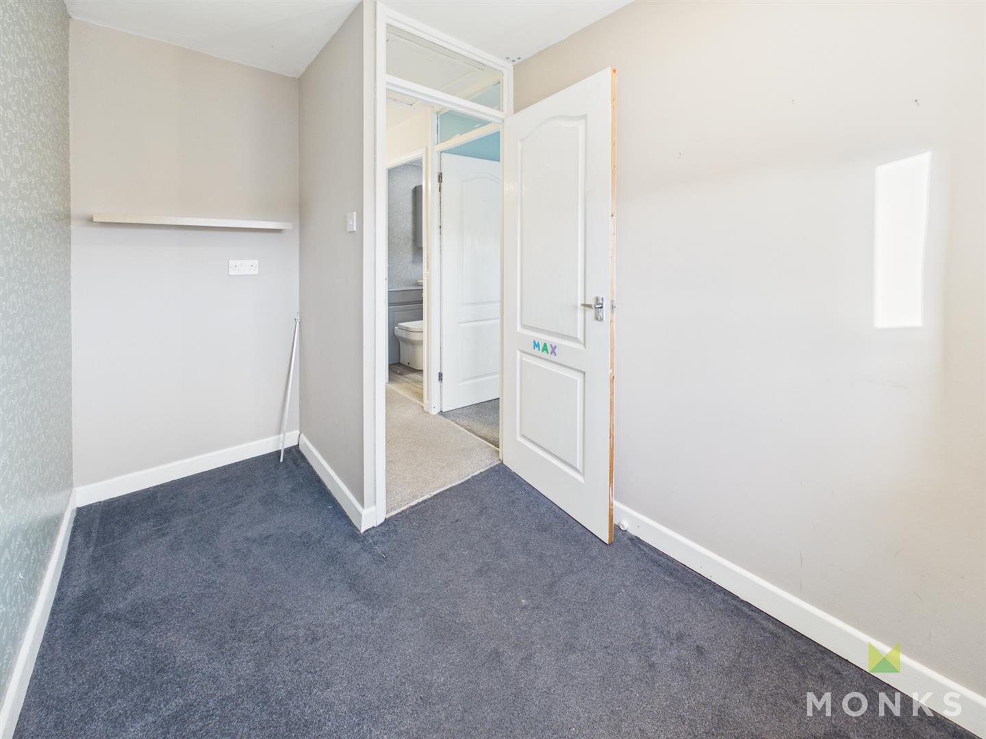 8 Martins Field, Oswestry, SY10 9EP For Sale